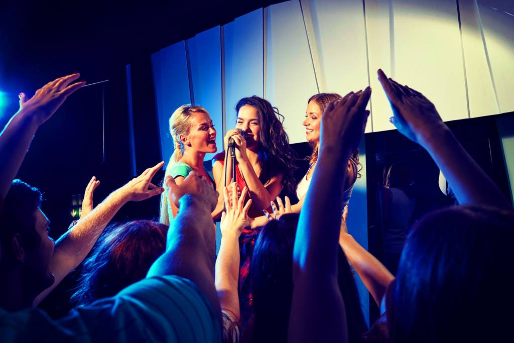 From Blank Canvas to Sing‑Along Star, How One Night Sparks Creativity